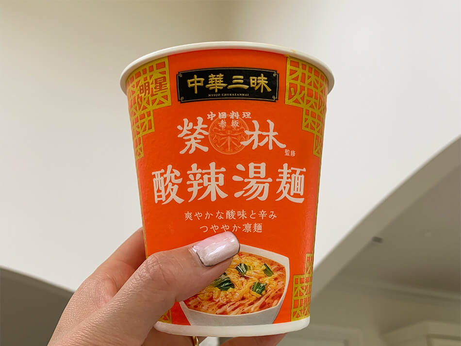 酸辣湯麺カップ麺